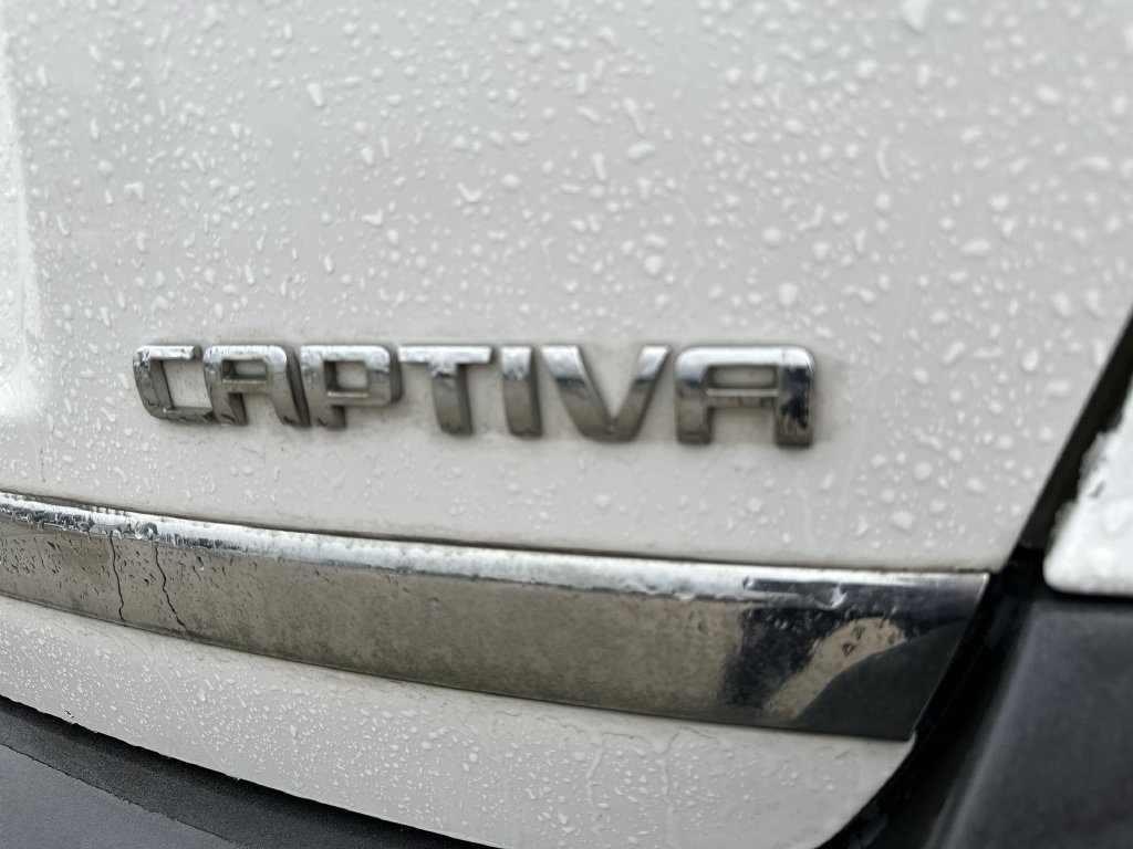 Used 2012 Chevrolet Captiva Sport LS FWD image 30