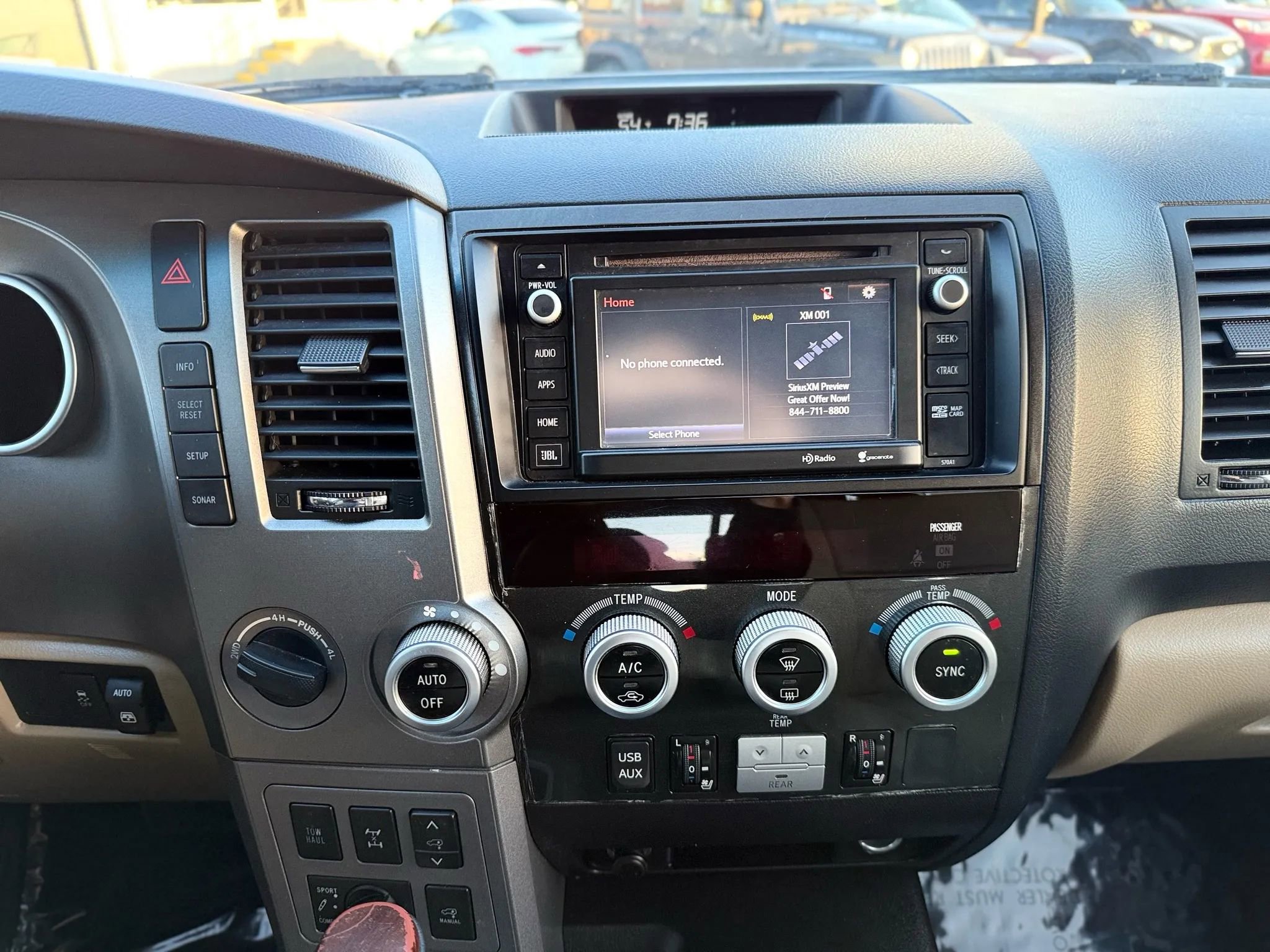Used 2015 Toyota Sequoia Platinum image 36