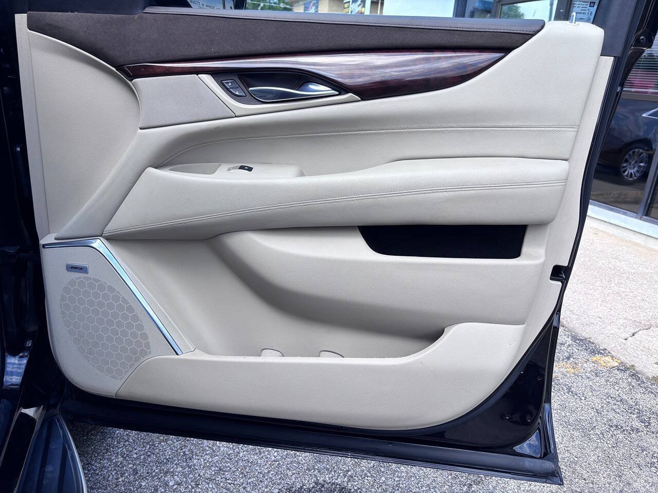 Used 2015 Cadillac Escalade Premium AWD/4WD image 28