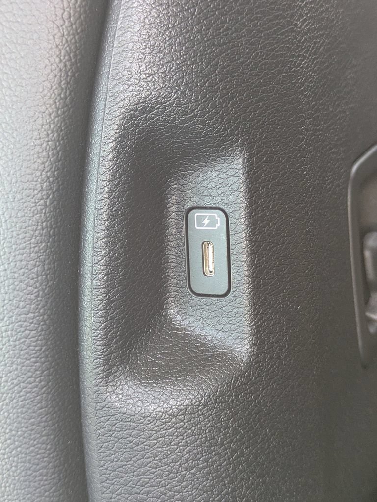 Used 2025 Kia Sportage SX FWD image 17