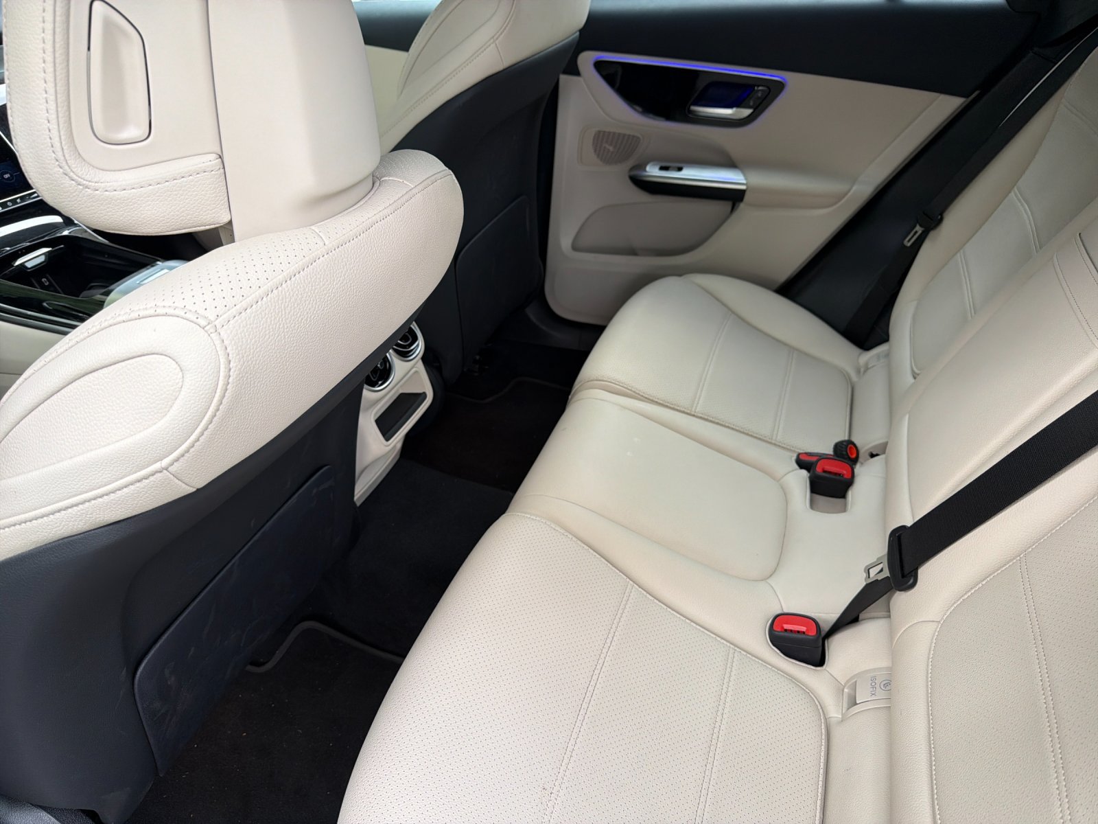 Used 2026 Mercedes-Benz GLC 300 image 9