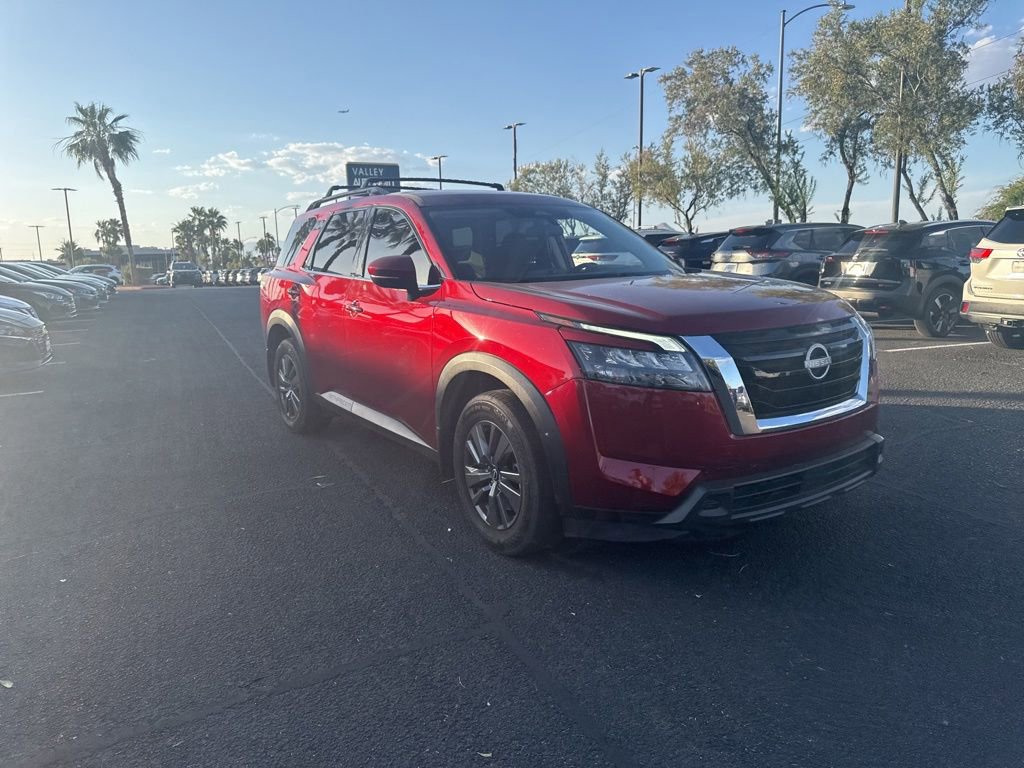 Used 2024 Nissan Pathfinder SV AWD/4WD image 4