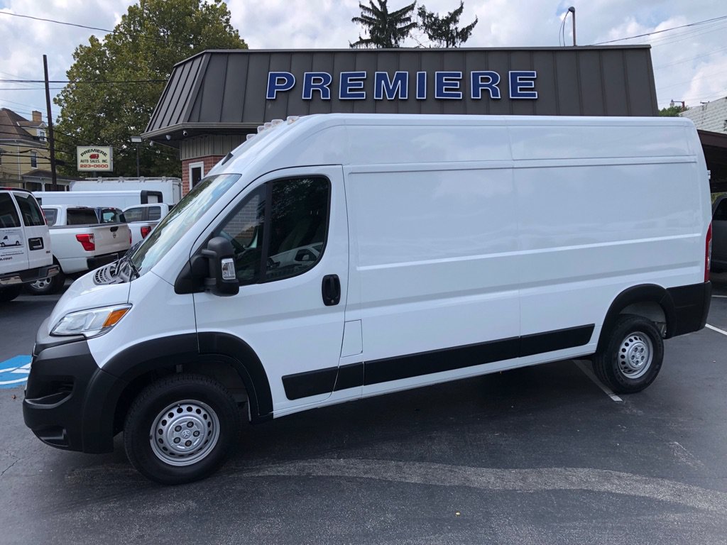 Used 2025 RAM ProMaster 2500 w/ Convenience Group FWD image 2