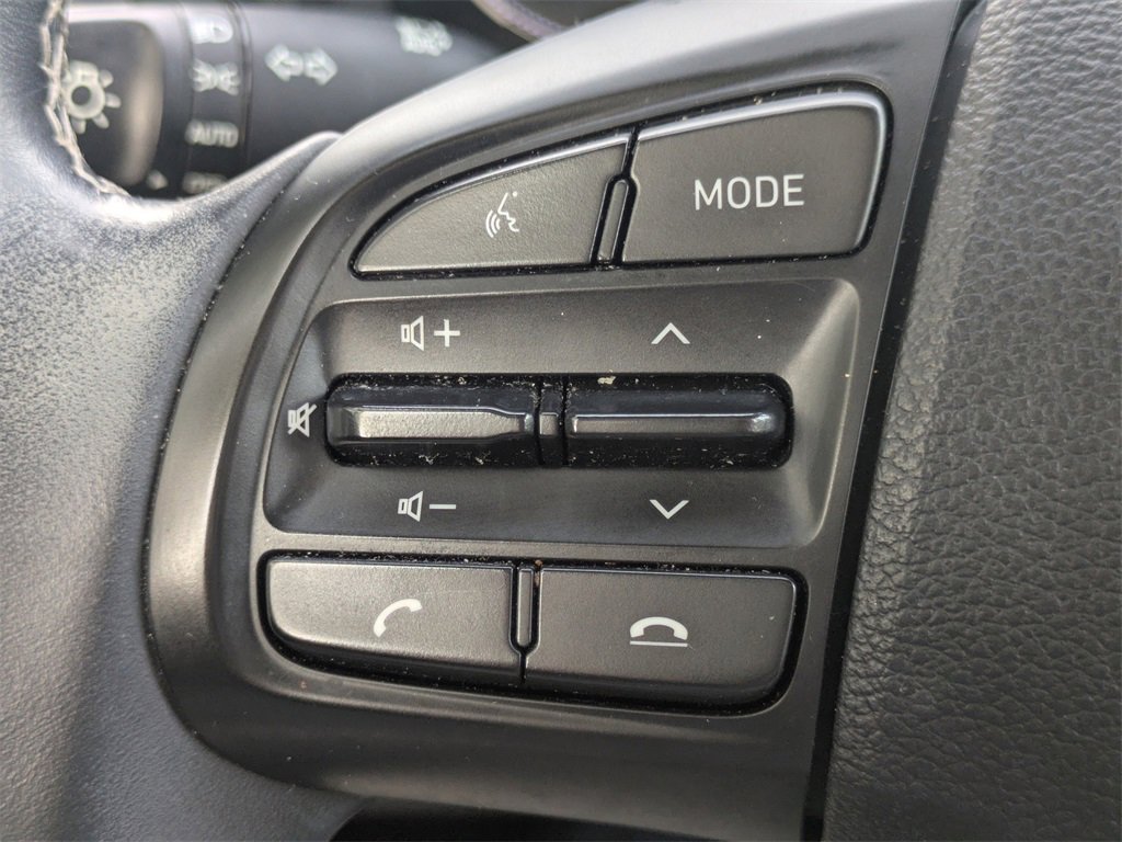 Used 2022 Hyundai Venue SEL image 24