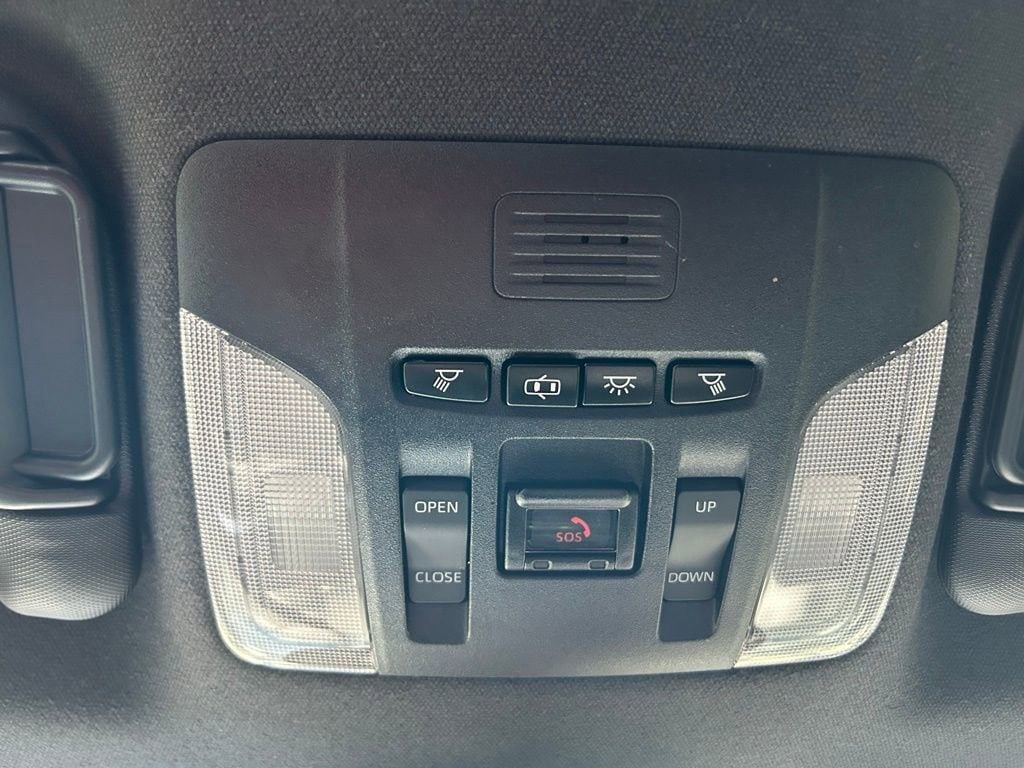 Used 2022 Toyota Corolla XSE image 28