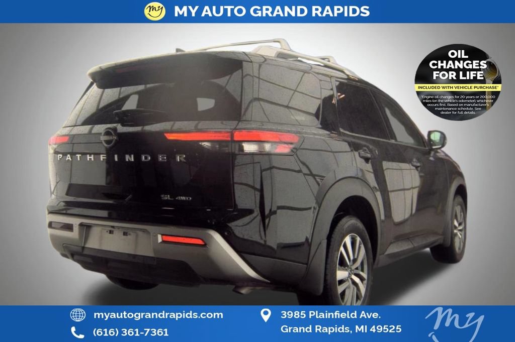 Used 2025 Nissan Pathfinder SL AWD/4WD image 42