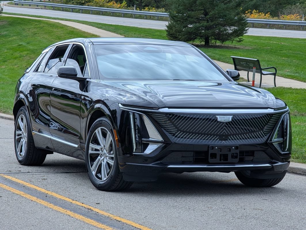 Used 2024 Cadillac Lyriq Tech w/ Driver Assist Package AWD/4WD image 24
