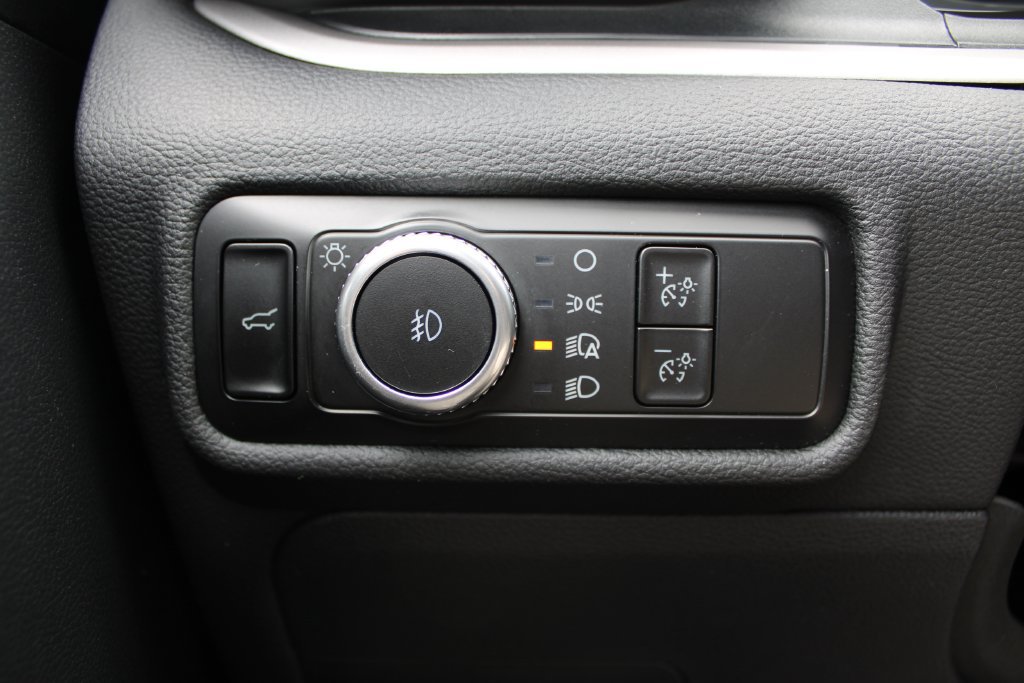 Used 2023 Ford Explorer XLT w/ Equipment Group 202A AWD/4WD image 29