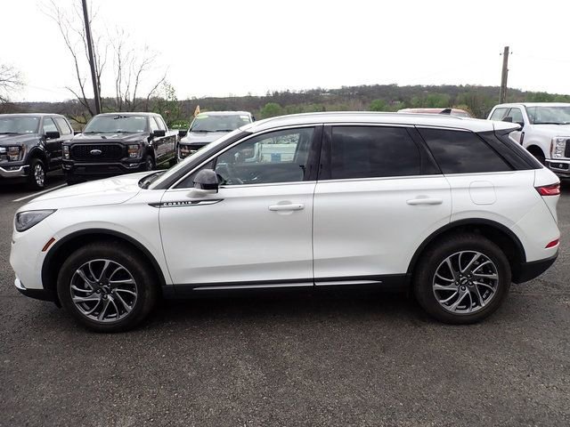 Used 2022 Lincoln Corsair AWD w/ Equipment Group 101A image 2