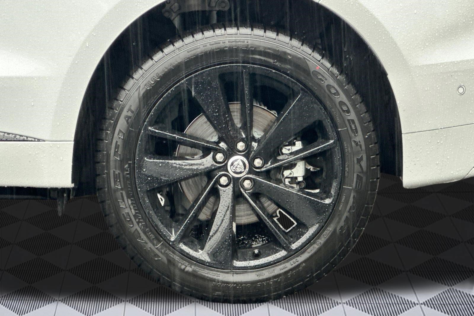 New 2026 Jaguar F-PACE R-Dynamic S AWD/4WD image 13
