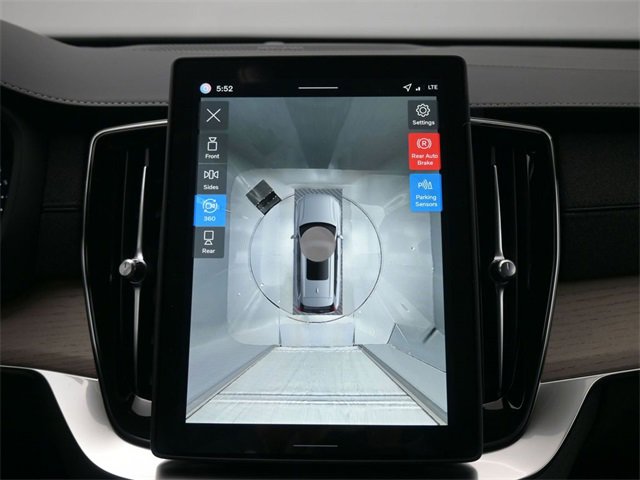 New 2026 Volvo XC90 B6 Plus w/ Protection Package Premier image 21