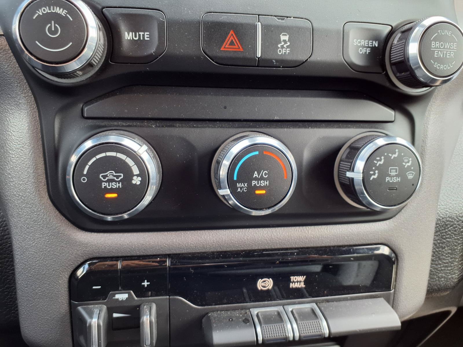 Used 2024 RAM 3500 Big Horn AWD/4WD image 9