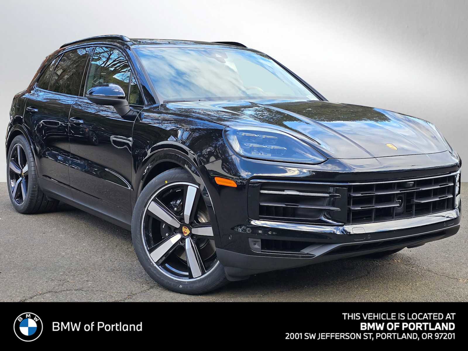 Used 2024 Porsche Cayenne S image 1