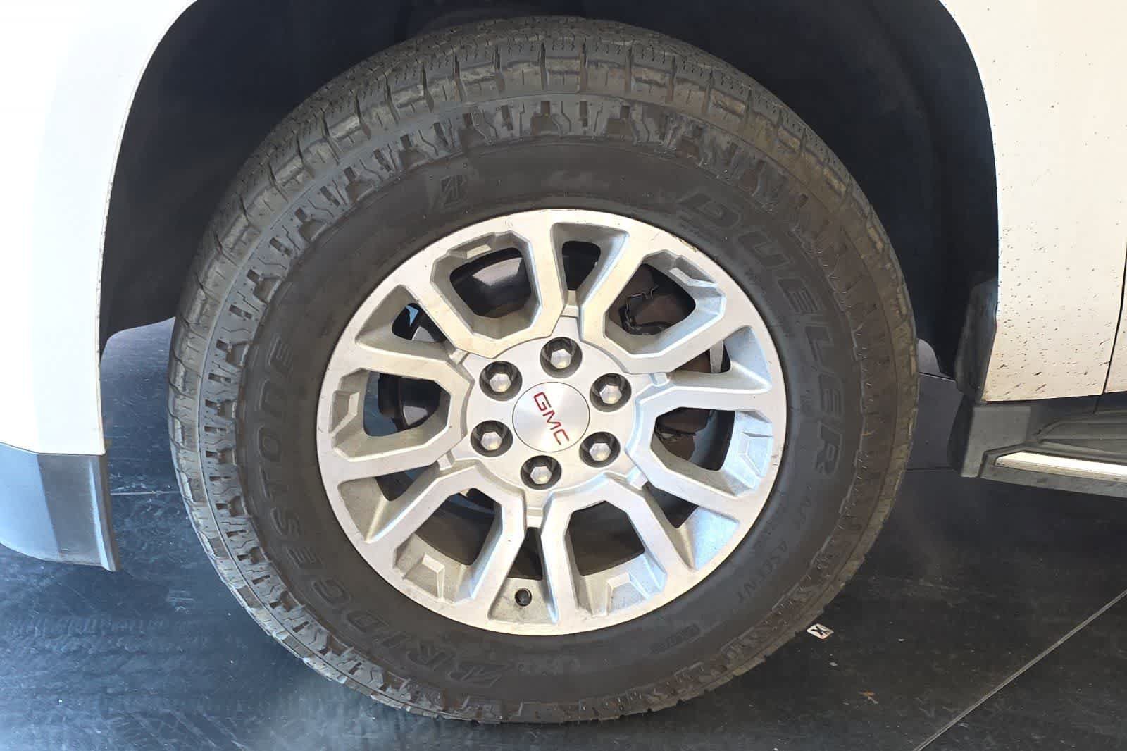 Used 2018 GMC Yukon SLT AWD/4WD image 12
