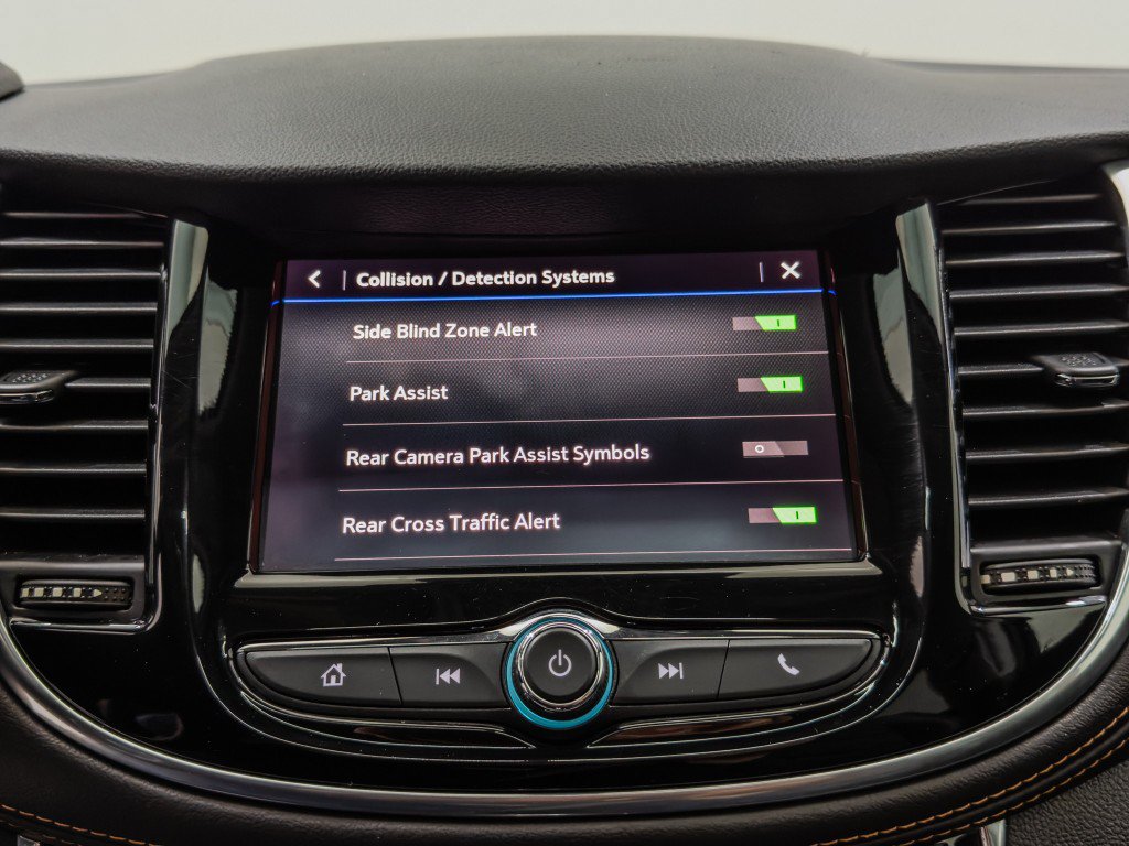 Used 2020 Chevrolet Trax Premier FWD image 36