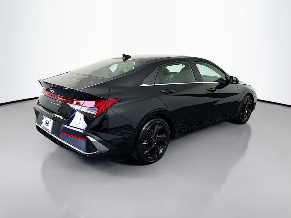 New 2026 Hyundai Elantra SEL Sport Premium FWD image 5