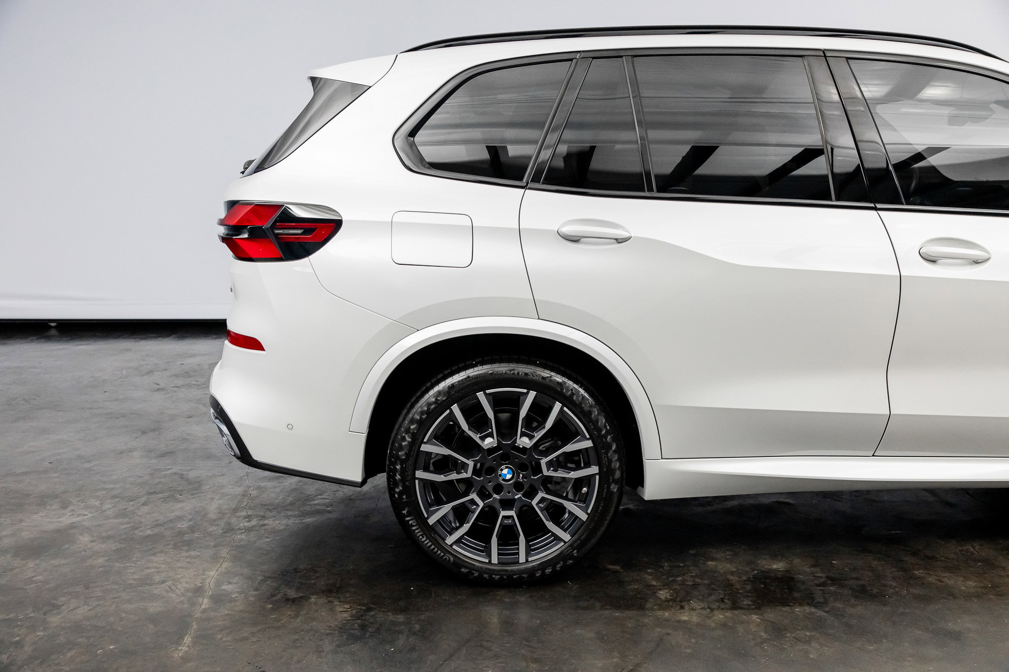 Used 2024 BMW X5 sDrive40i w/ M Sport Package image 25