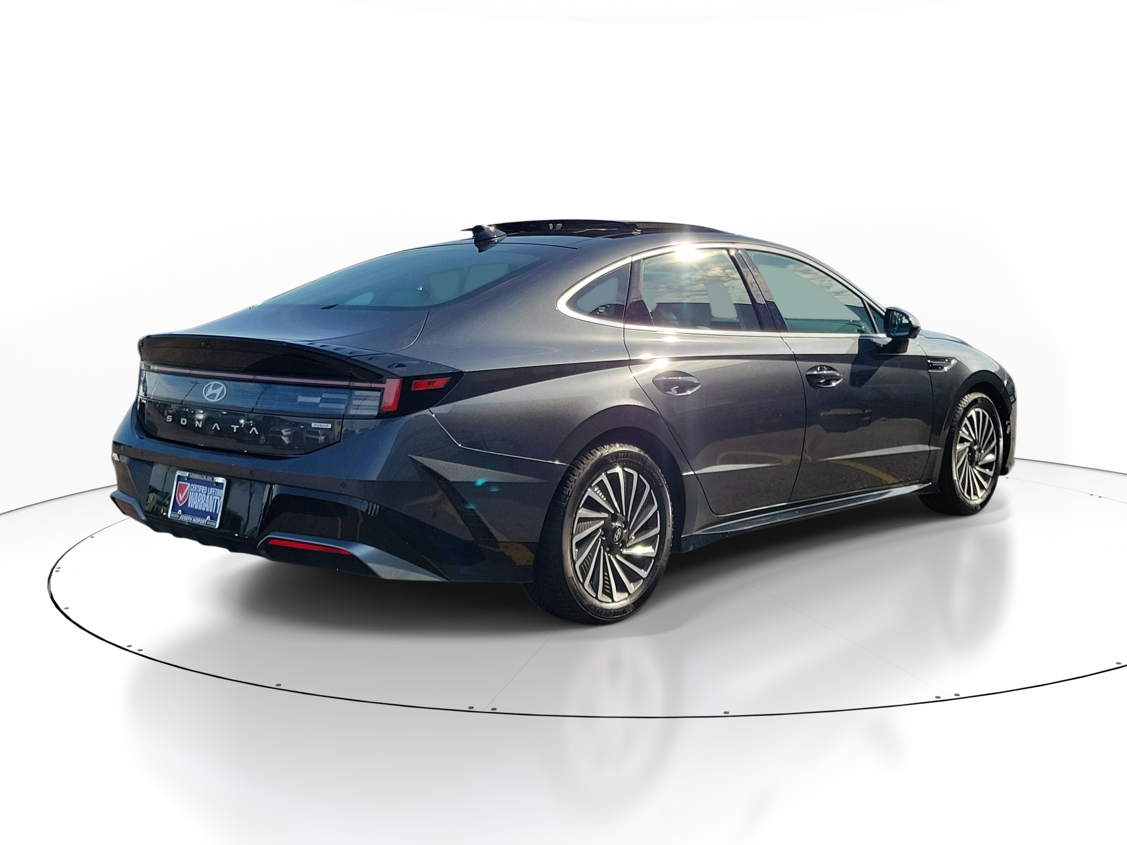 Used 2024 Hyundai Sonata Limited FWD image 4