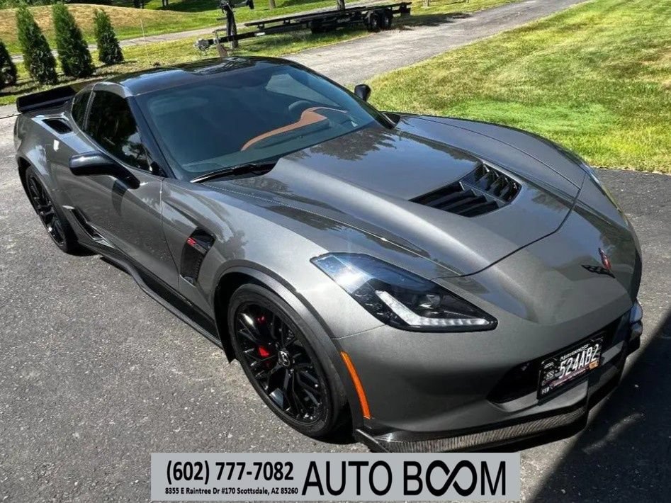 Used 2015 Chevrolet Corvette Z06 w/ 3LZ Preferred Equipment Group RWD image 1