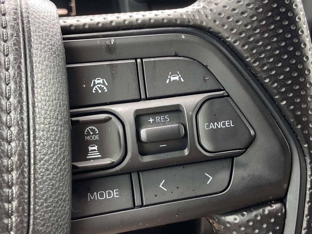 Used 2025 Toyota Tacoma SR5 AWD/4WD image 28