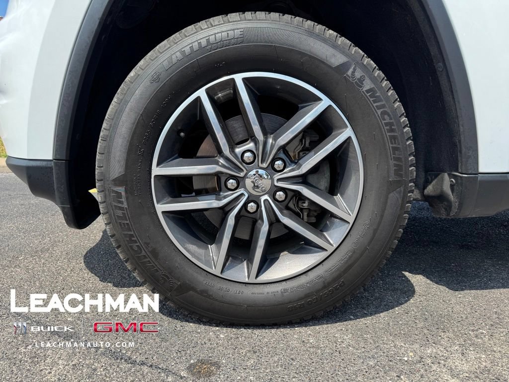 Used 2017 Jeep Grand Cherokee Limited w/ Luxury Group II AWD/4WD image 8