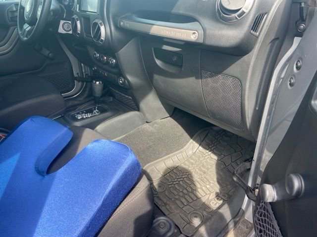 Used 2017 Jeep Wrangler Unlimited Sport image 26