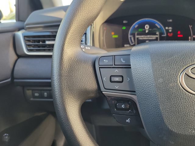 Used 2025 Toyota Camry LE w/ Convenience Package FWD image 15