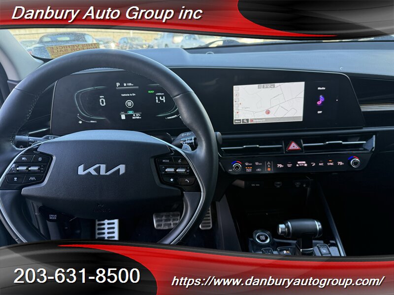 Used 2023 Kia Niro SX Touring FWD image 9