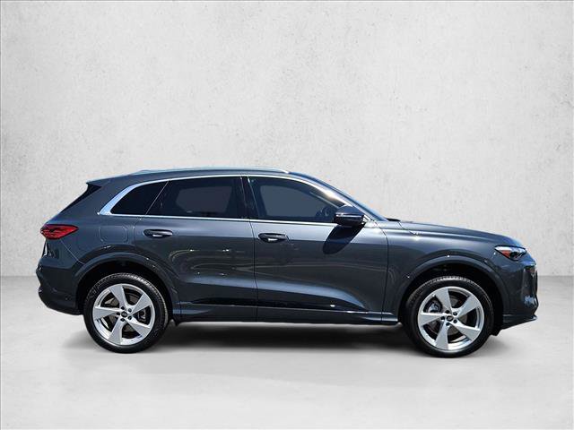 Certified 2025 Audi Q5 Premium w/ Premium Plus AWD/4WD image 4