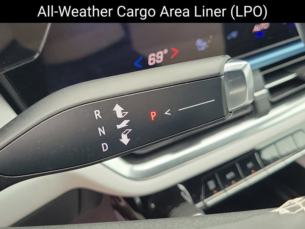 Certified 2024 Chevrolet Equinox EV LT w/ LPO, Trailering Package FWD image 17
