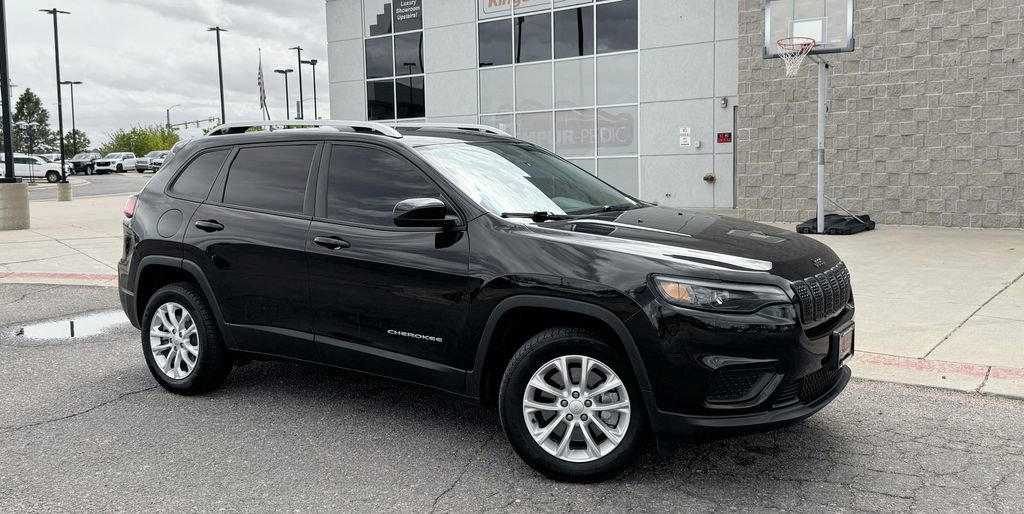 Used 2020 Jeep Cherokee Latitude AWD/4WD image 2