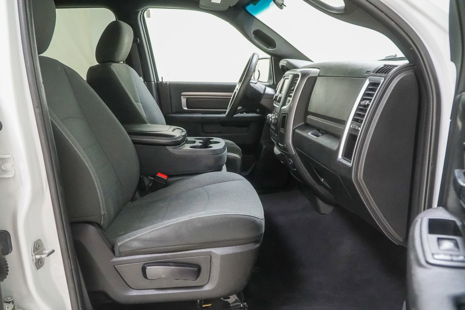 Used 2021 RAM 1500 Classic Warlock AWD/4WD image 38
