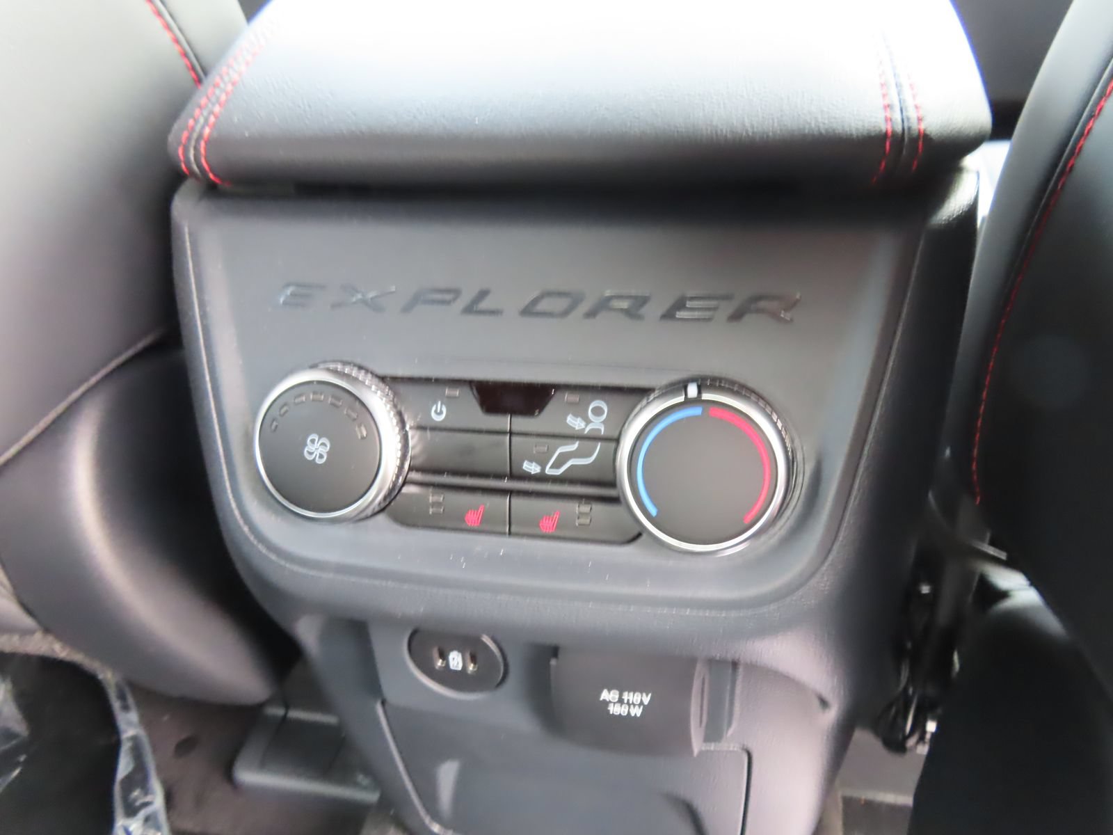 Used 2025 Ford Explorer ST-Line w/ Premium Package AWD/4WD image 39