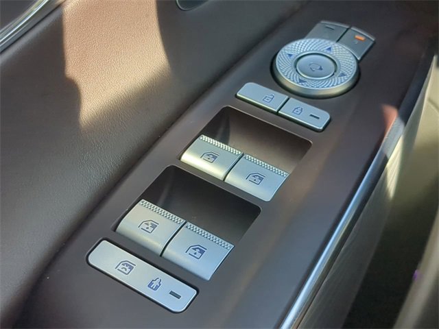 Used 2023 Genesis GV70 2.5T w/ Advanced Package image 24