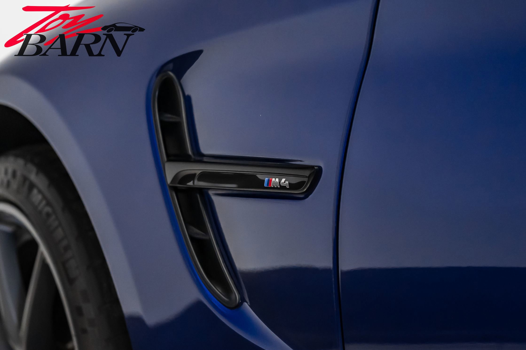 Used 2019 BMW M4 CS w/ Executive Package image 17