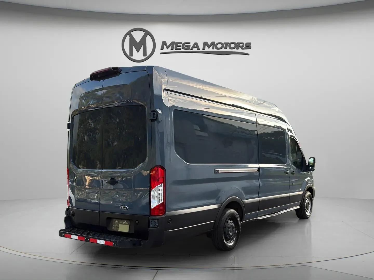 Used 2019 Ford Transit 250 148 High Roof Extended image 5