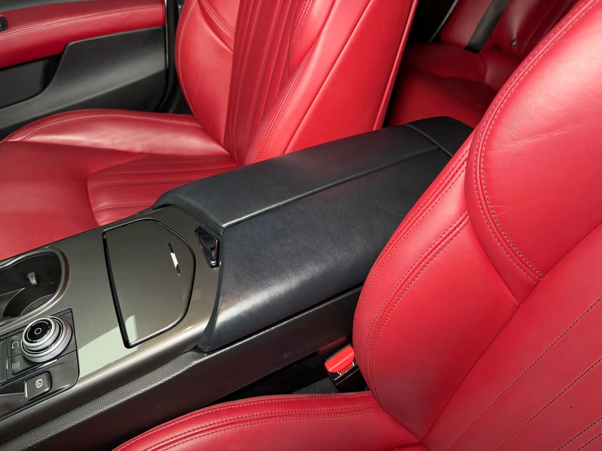 Used 2018 Maserati Ghibli S image 39