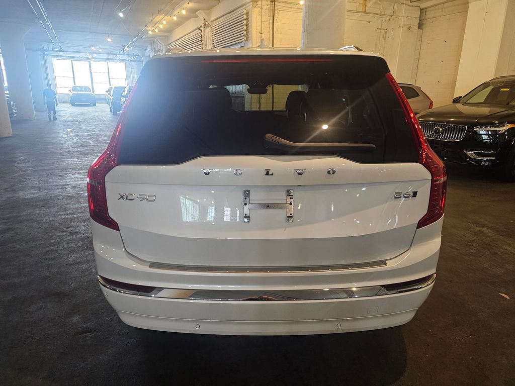 Certified 2024 Volvo XC90 B6 Ultimate w/ Protection Package Premier AWD/4WD image 3