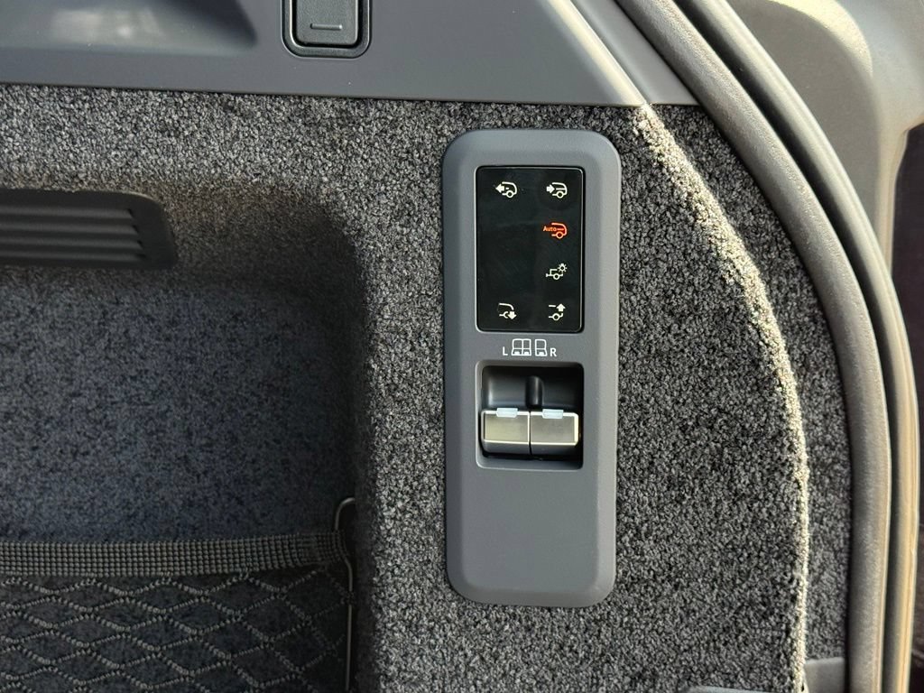 New 2026 Land Rover Range Rover SE AWD/4WD image 36