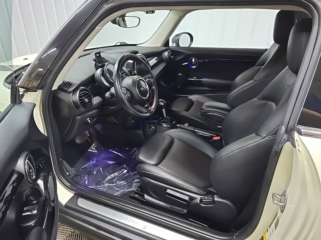 Used 2019 MINI Cooper S image 26