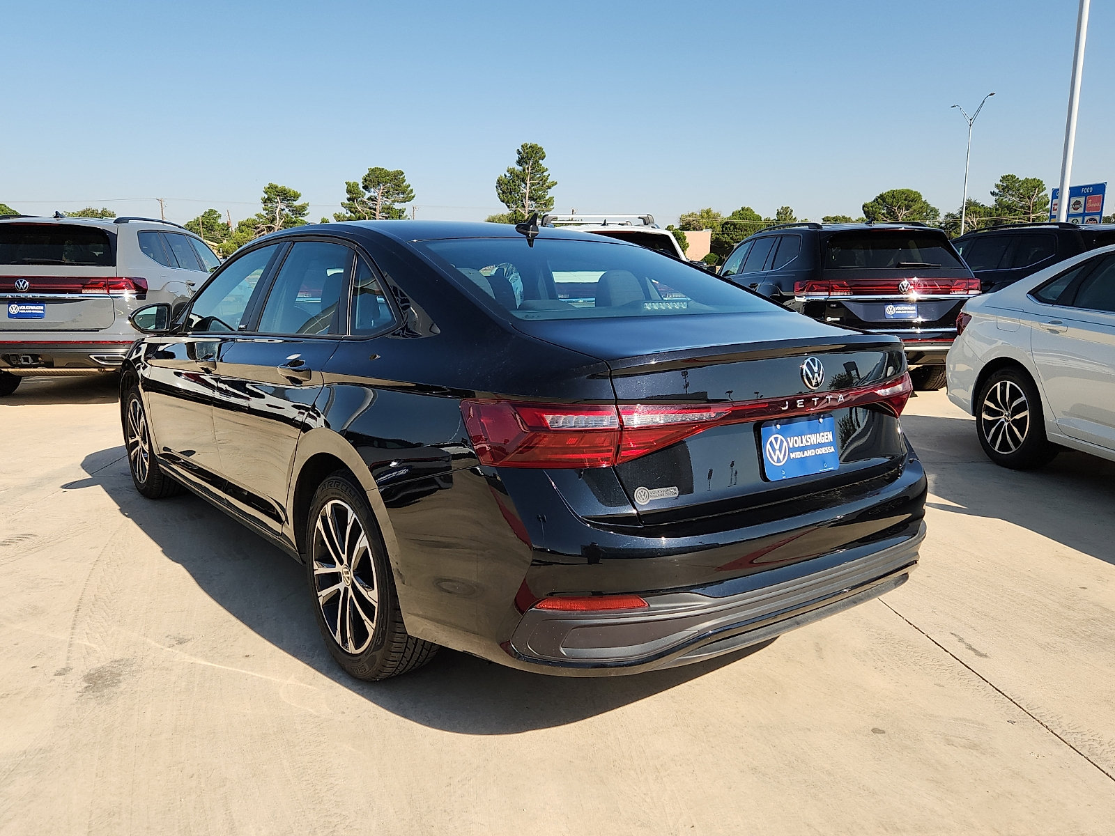 Certified 2025 Volkswagen Jetta Sport FWD image 4