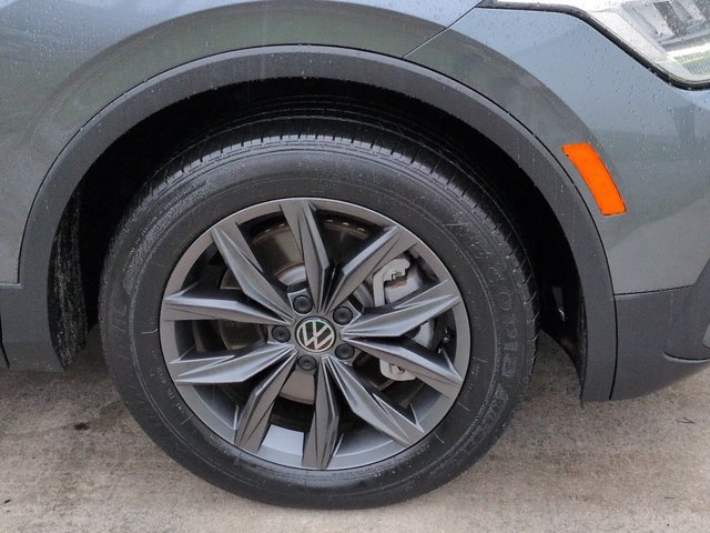 Used 2022 Volkswagen Tiguan SE FWD image 10