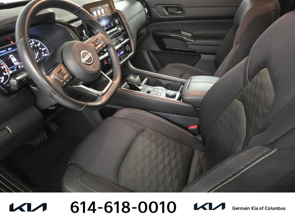 Used 2024 Nissan Pathfinder SV w/ SV Premium Package AWD/4WD image 18