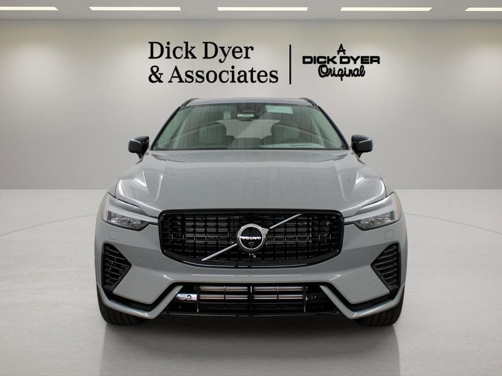 New 2025 Volvo XC60 T8 Ultra w/ Protection Package Premier image 9