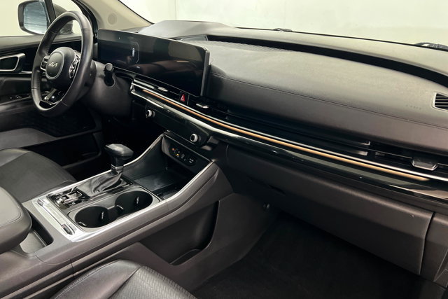 Used 2025 Kia Carnival SX Prestige FWD image 24