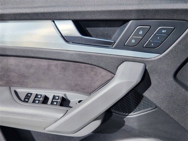 Used 2019 Audi SQ5 Prestige image 11