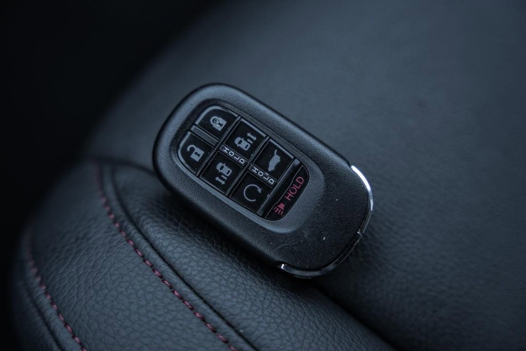 Used 2025 Honda Odyssey Sport-L image 39