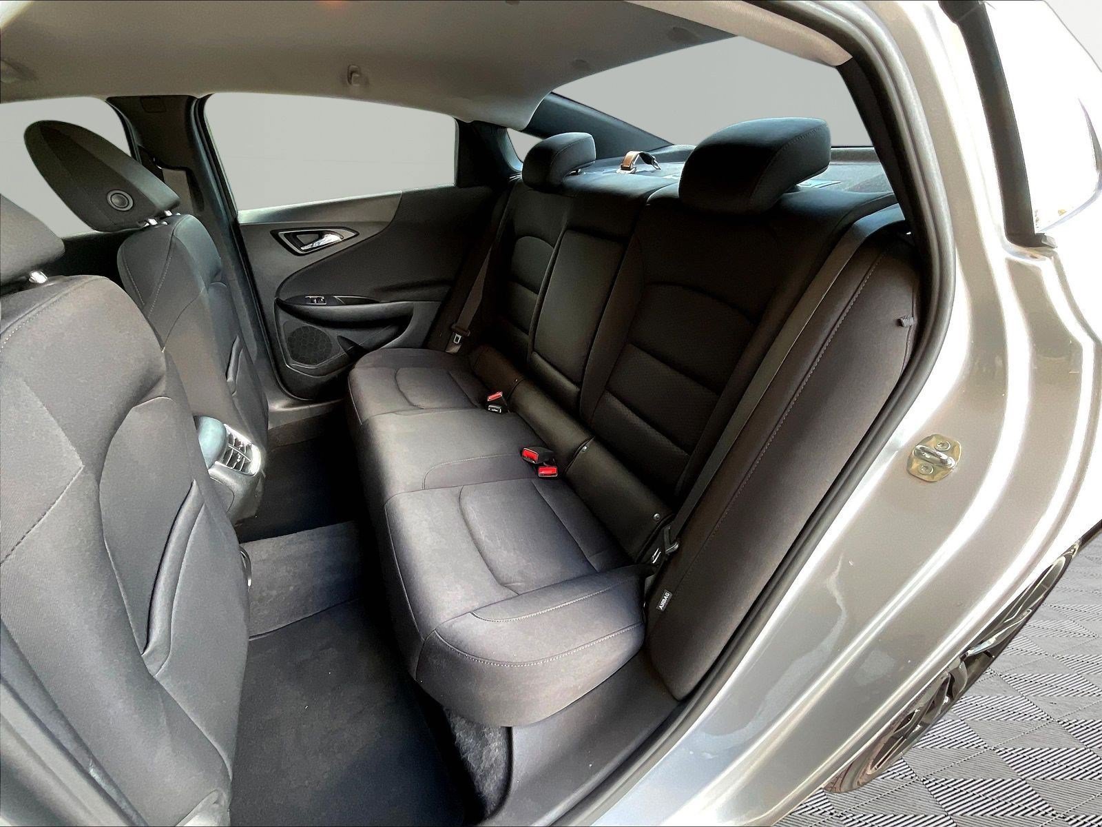 Used 2020 Chevrolet Malibu LT w/ Redline Edition FWD image 21