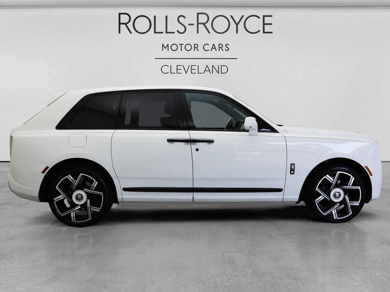 Certified 2025 Rolls-Royce Cullinan Black Badge AWD/4WD image 3