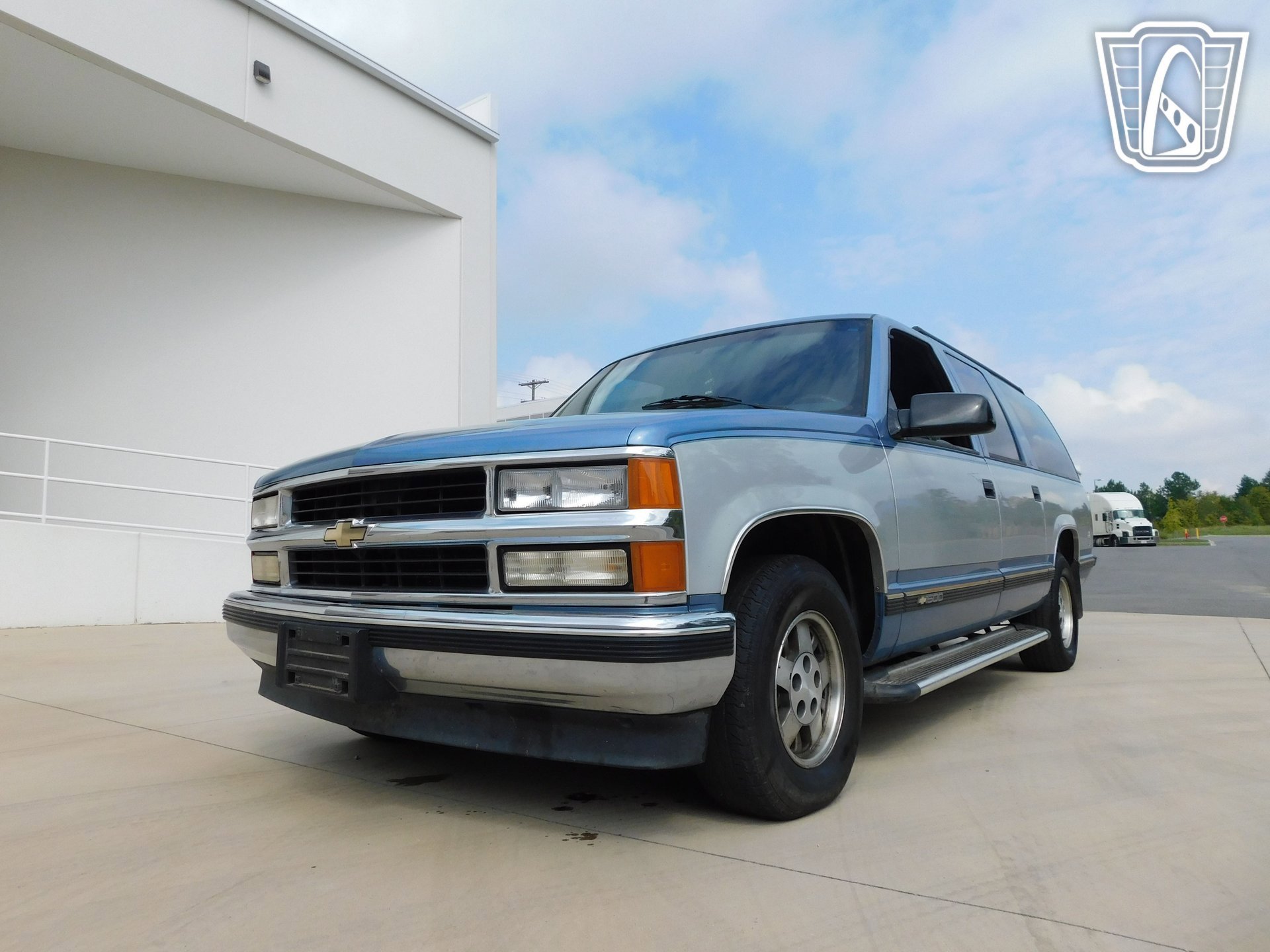 Used 1995 Chevrolet Suburban image 6